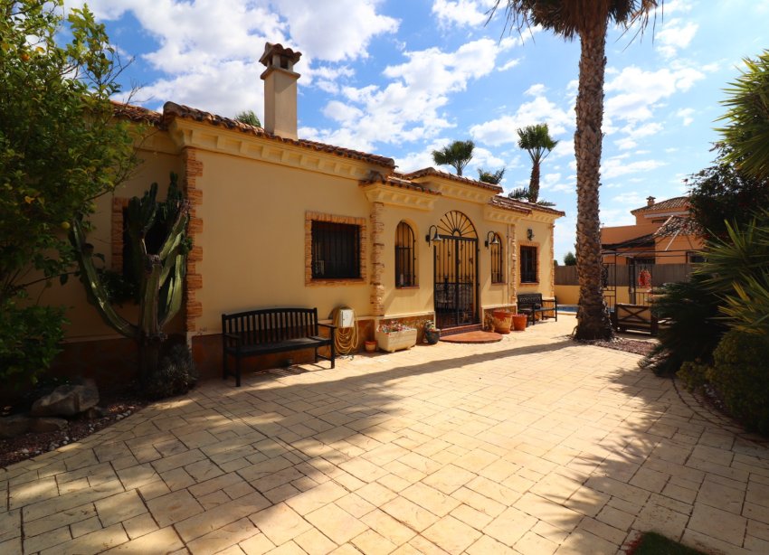 Resale - Villa / House - Formentera del Segura - Fincas de La Vega