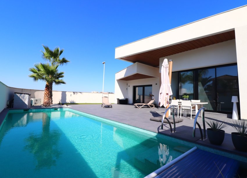 Resale - Villa / House - Formentera del Segura - Fincas de La Vega