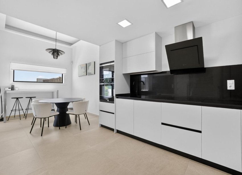 Resale - Villa / House - Guardamar del Segura - El Raso