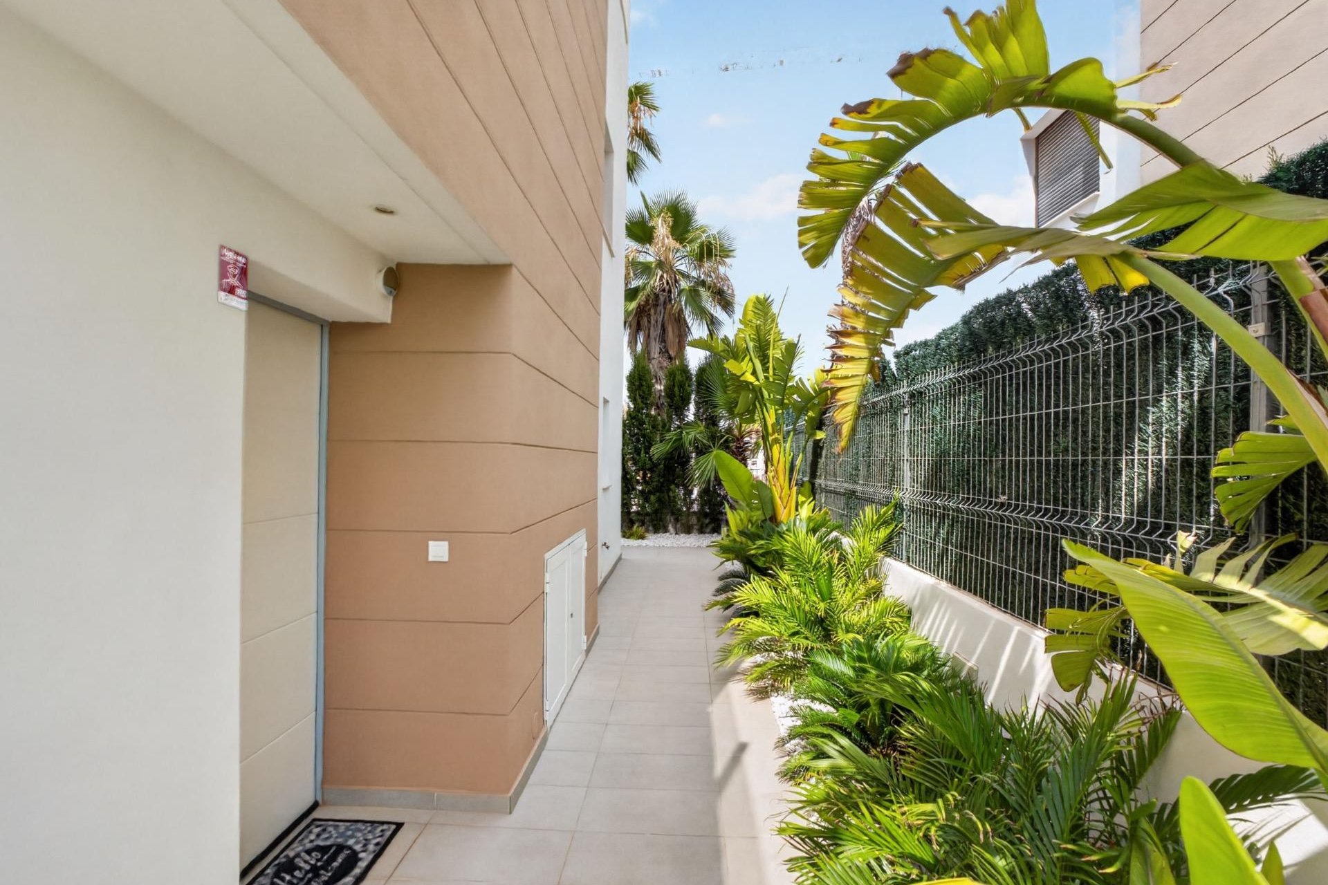 Resale - Villa / House - Guardamar del Segura - El Raso