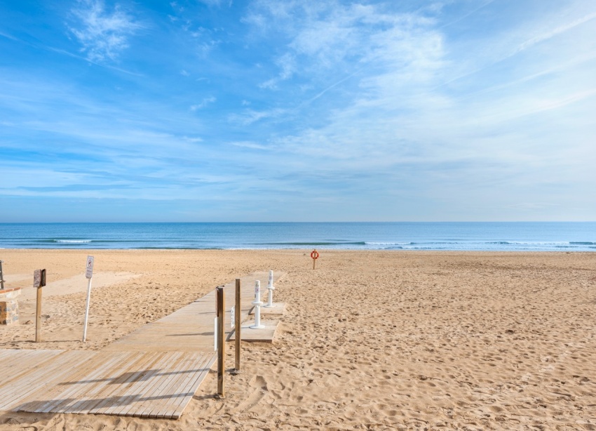Resale - Villa / House - Guardamar del Segura - Guardamar Playa
