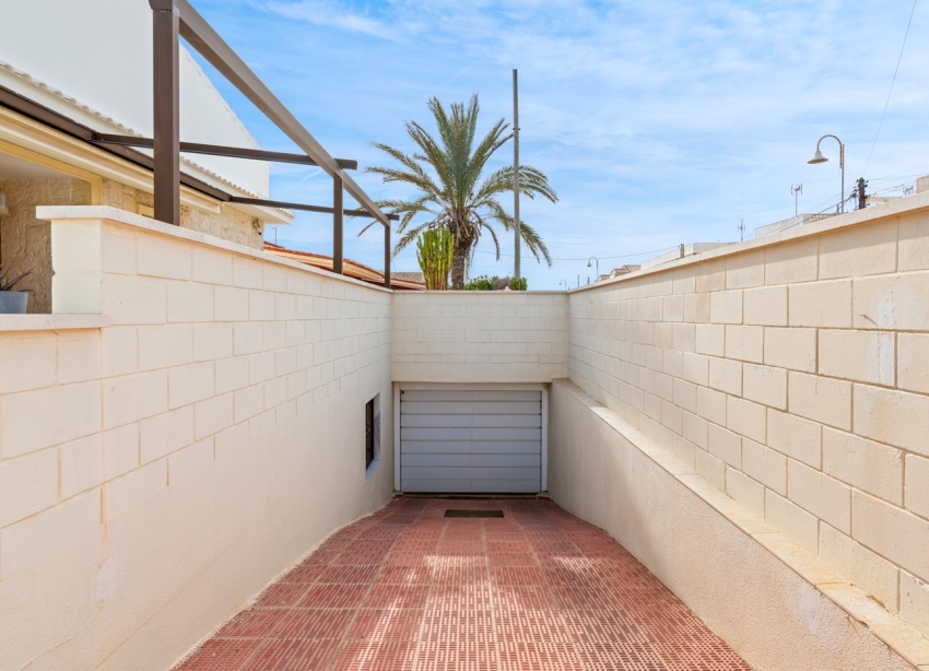 Resale - Villa / House - Guardamar del Segura - Guardamar Playa