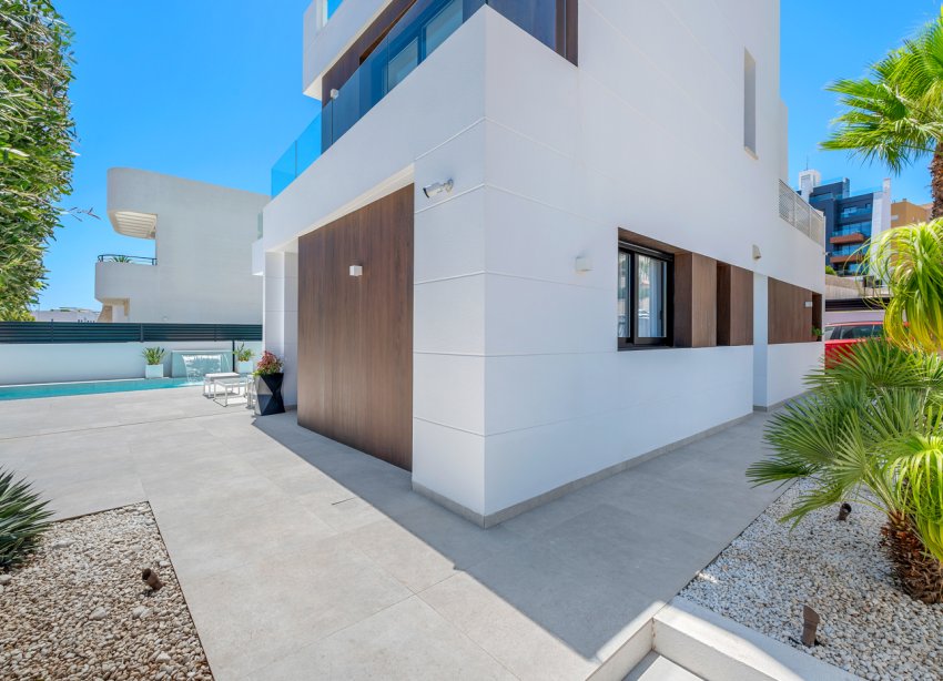 Resale - Villa / House - Guardamar del Segura