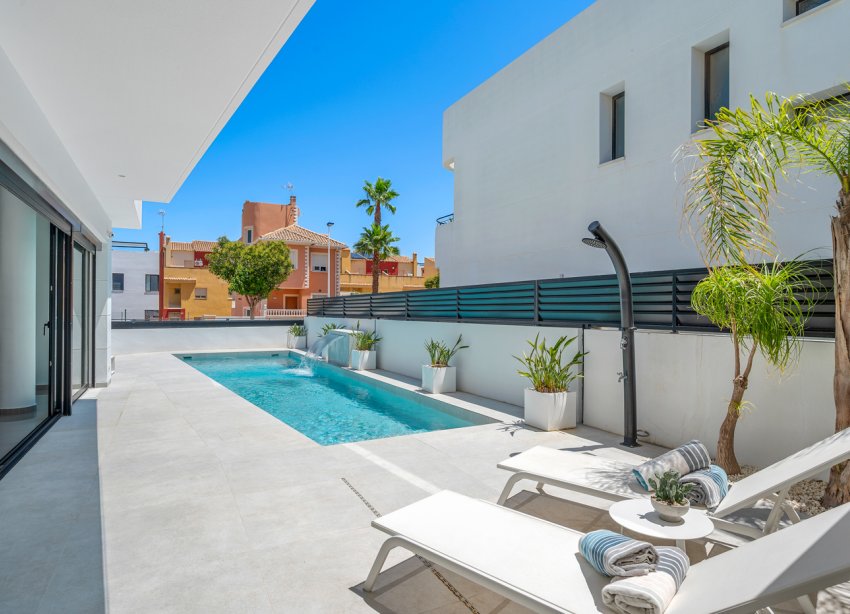 Resale - Villa / House - Guardamar del Segura