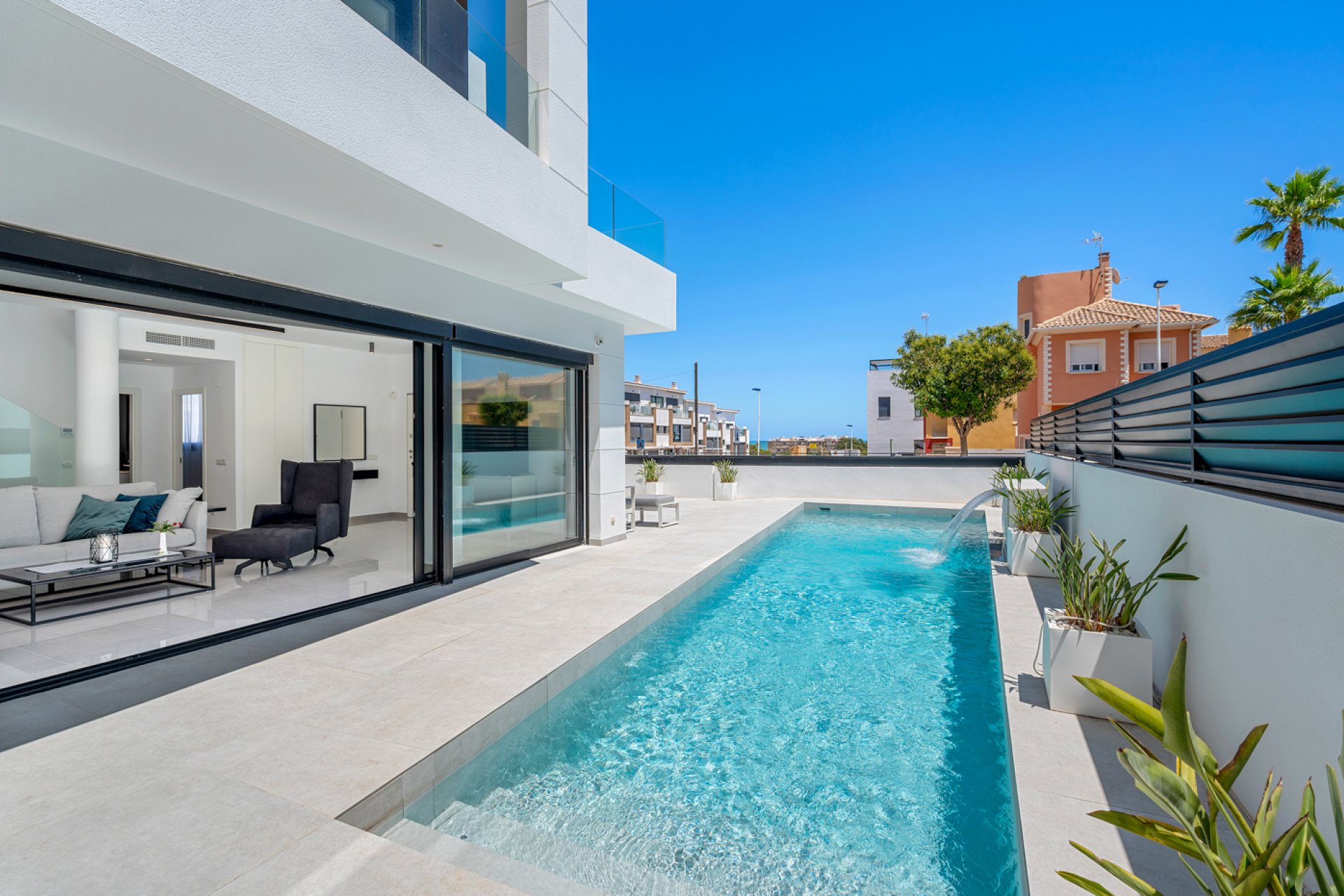 Resale - Villa / House - Guardamar del Segura