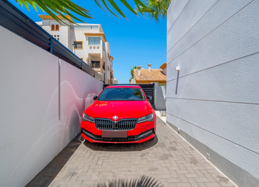 Resale - Villa / House - Guardamar del Segura