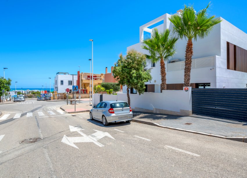 Resale - Villa / House - Guardamar del Segura