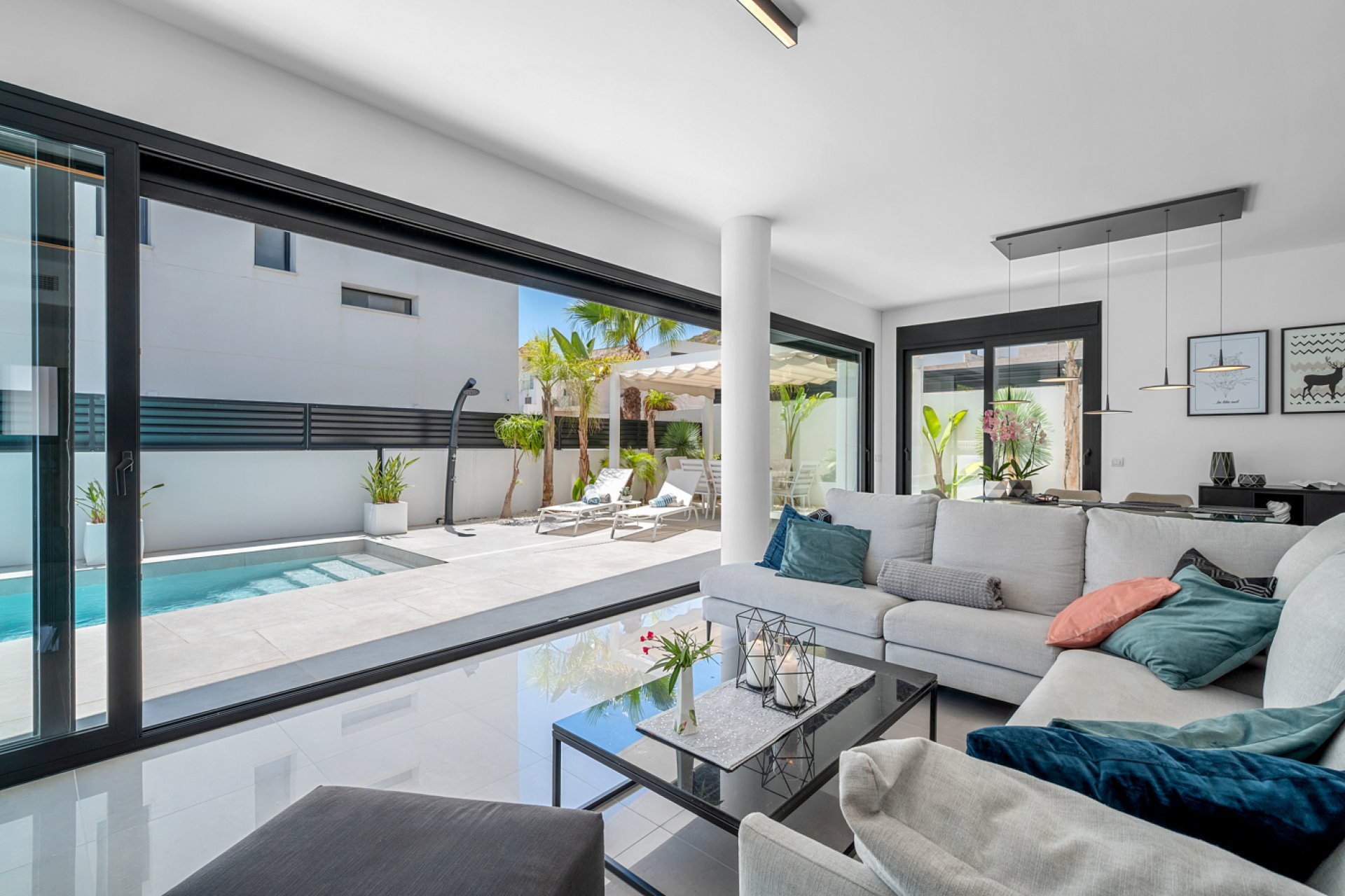 Resale - Villa / House - Guardamar del Segura