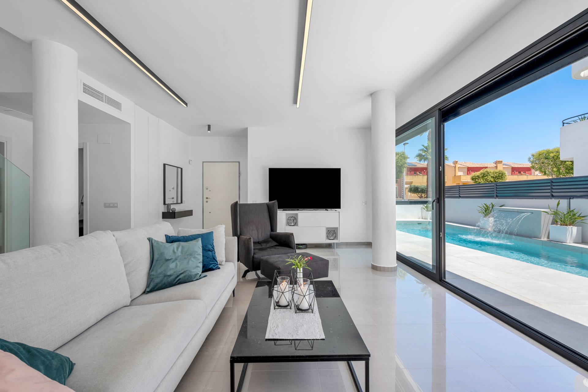 Resale - Villa / House - Guardamar del Segura