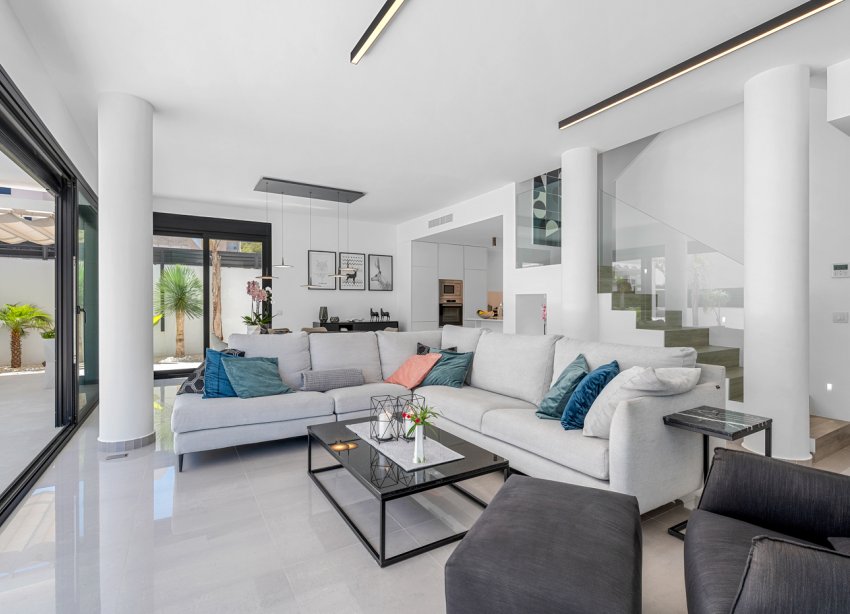 Resale - Villa / House - Guardamar del Segura