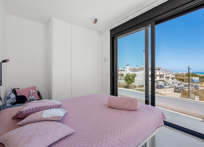 Resale - Villa / House - Guardamar del Segura