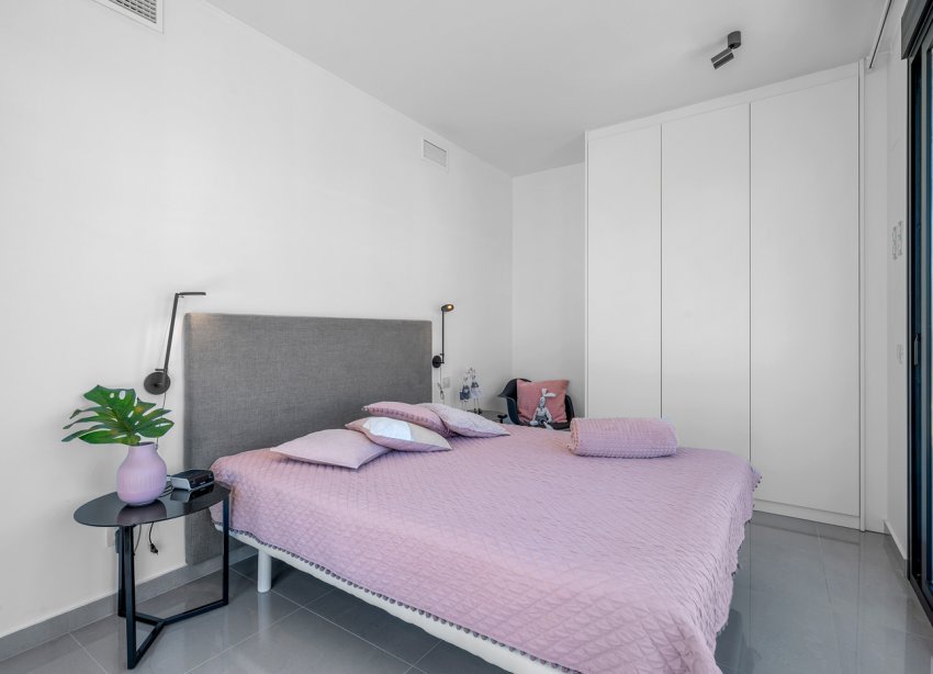 Resale - Villa / House - Guardamar del Segura