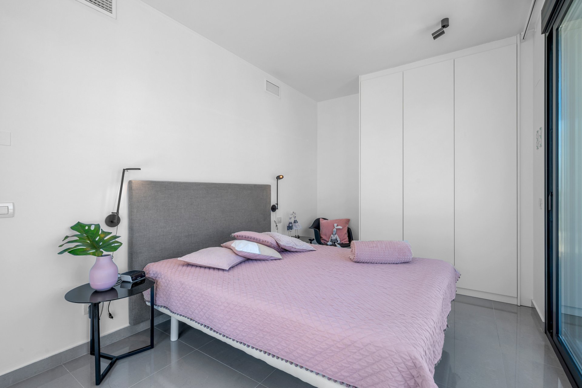 Resale - Villa / House - Guardamar del Segura