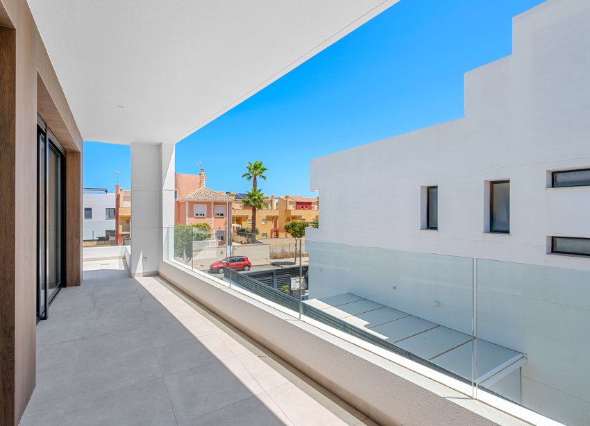 Resale - Villa / House - Guardamar del Segura