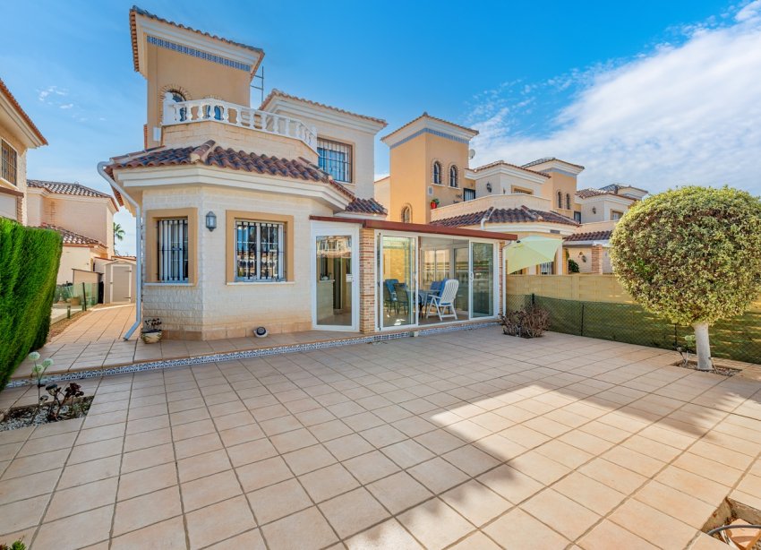 Resale - Villa / House - Guardamar del Segura