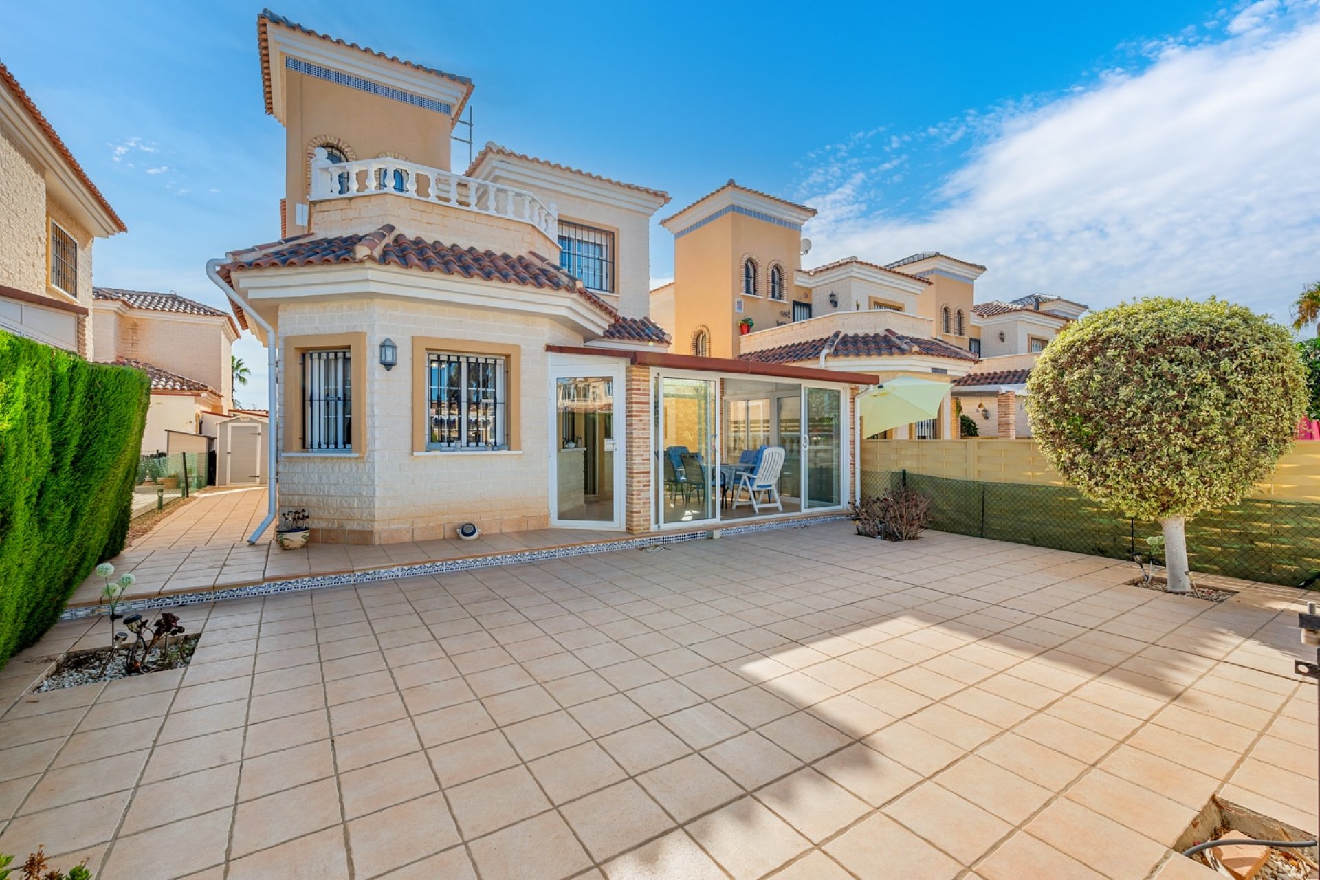 Resale - Villa / House - Guardamar del Segura