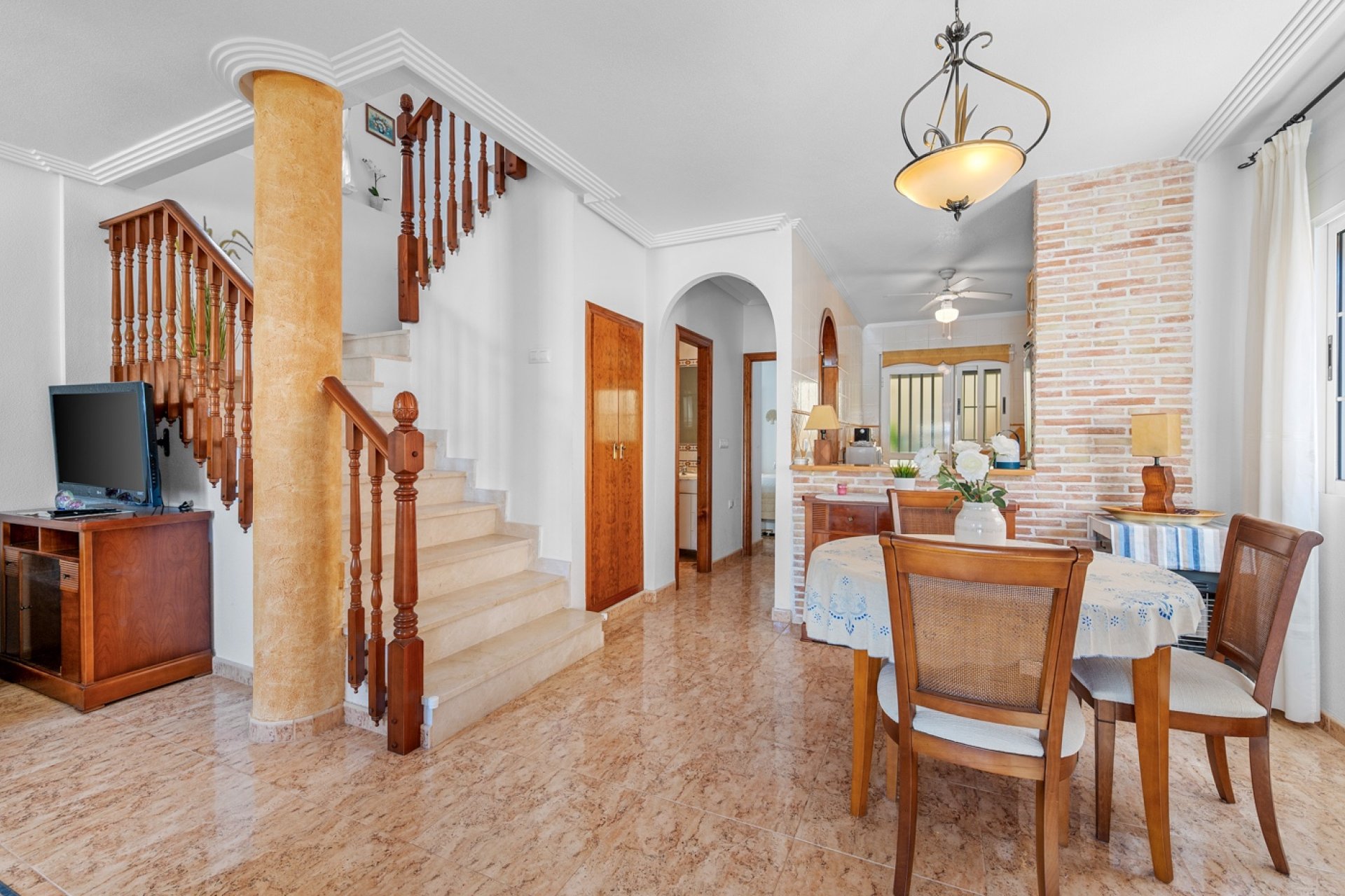 Resale - Villa / House - Guardamar del Segura