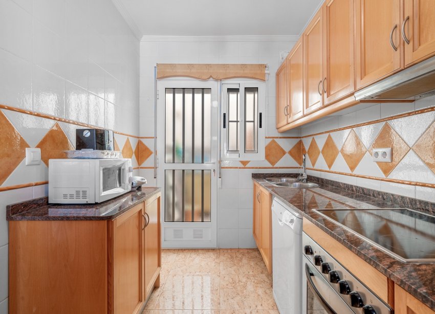 Resale - Villa / House - Guardamar del Segura