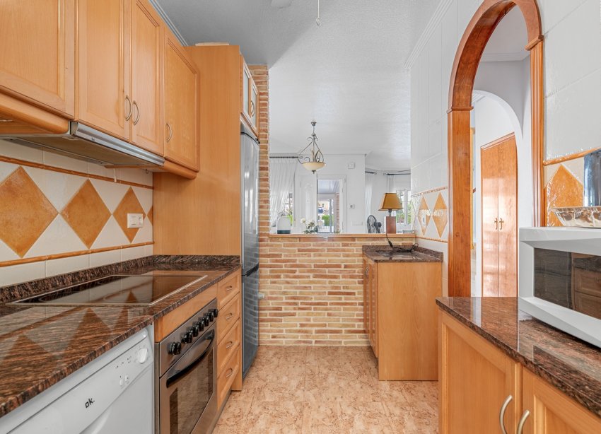 Resale - Villa / House - Guardamar del Segura
