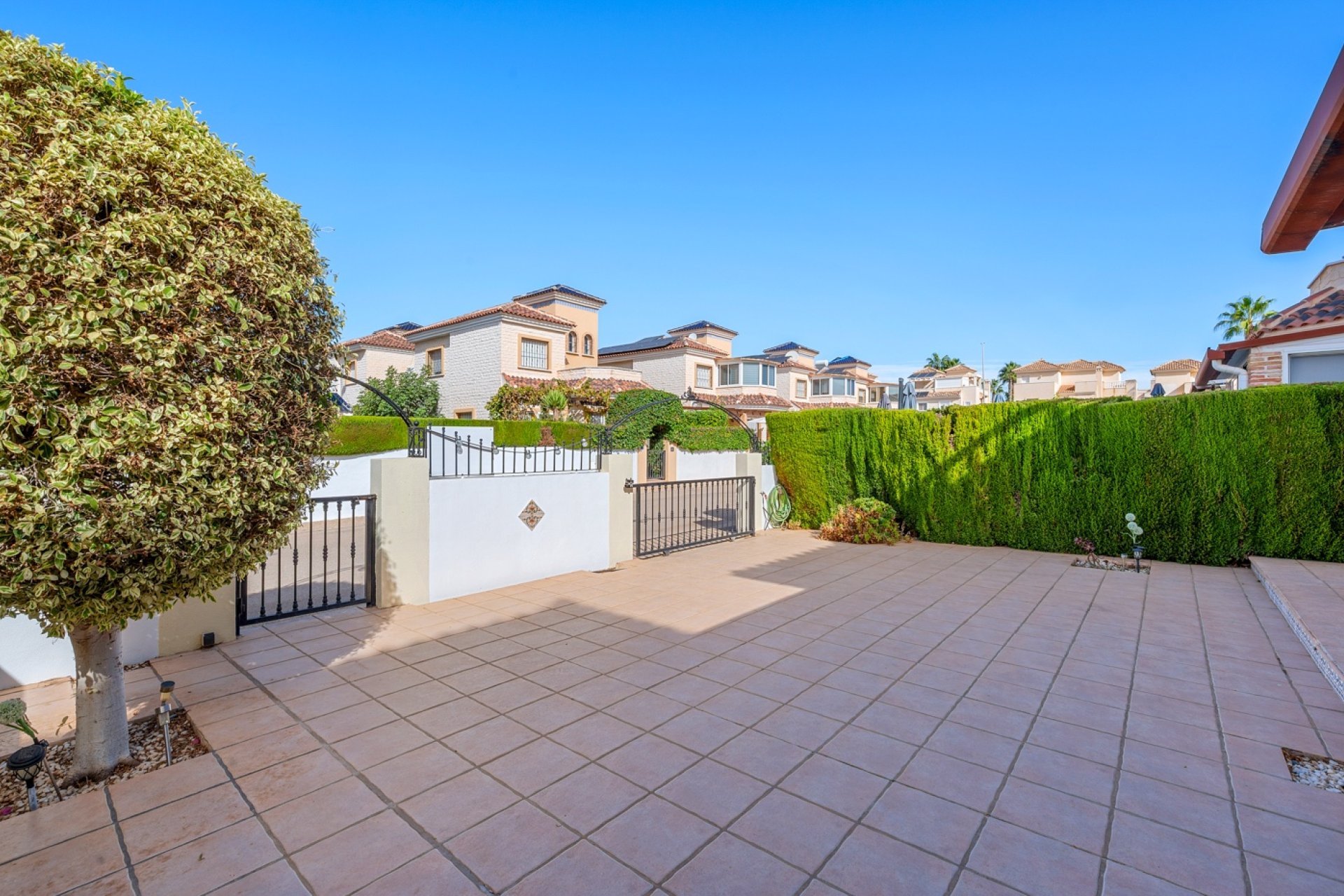 Resale - Villa / House - Guardamar del Segura
