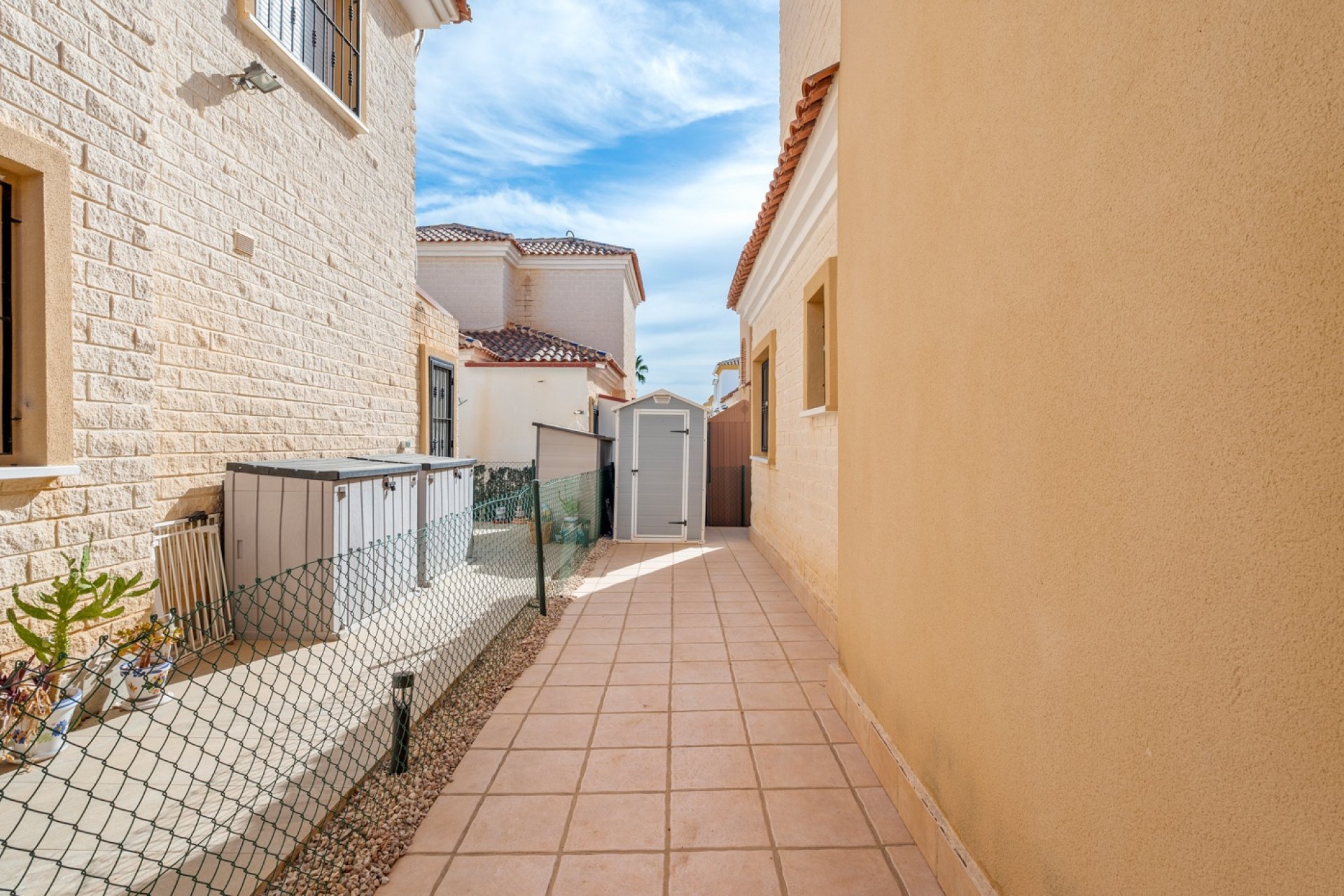 Resale - Villa / House - Guardamar del Segura