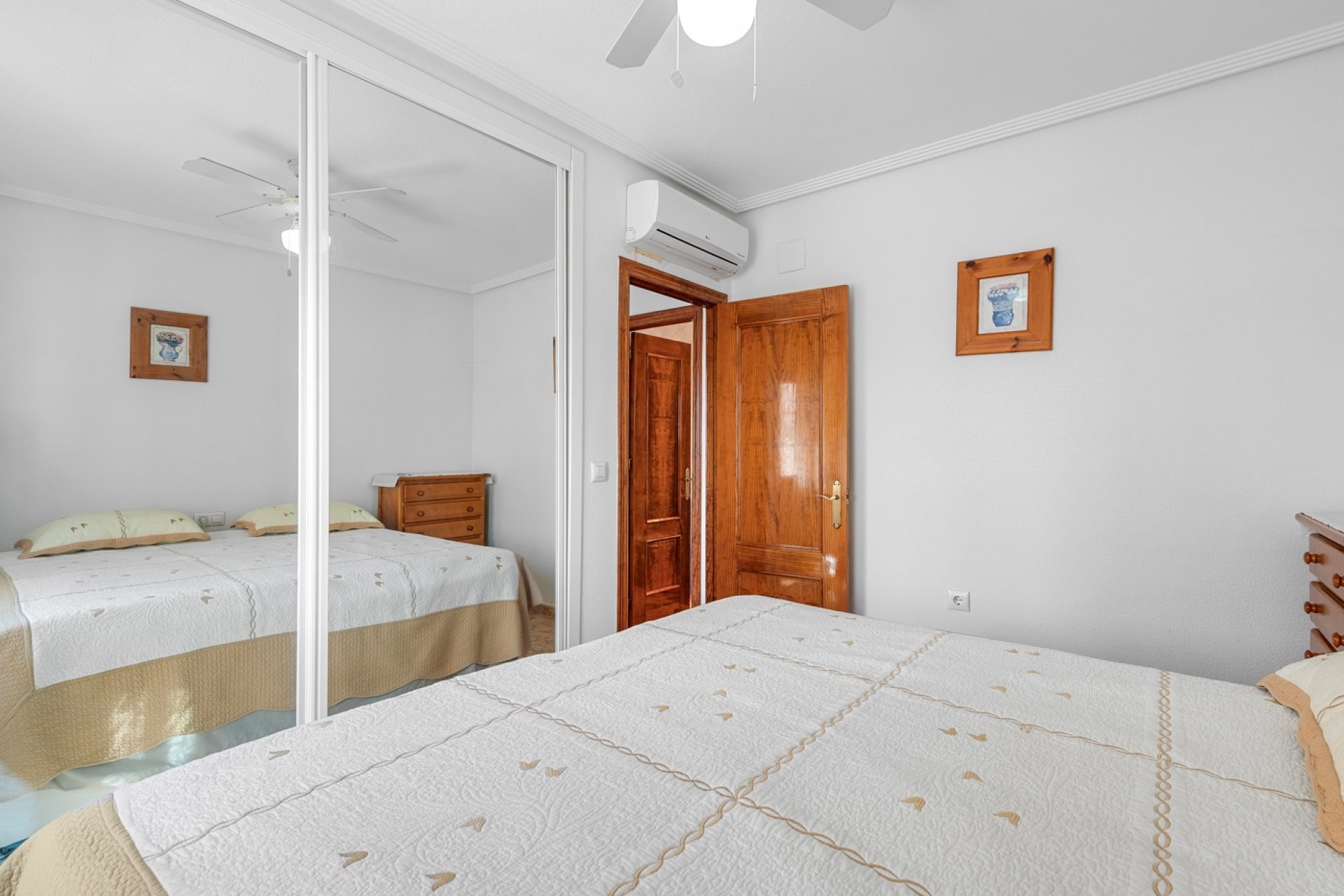 Resale - Villa / House - Guardamar del Segura