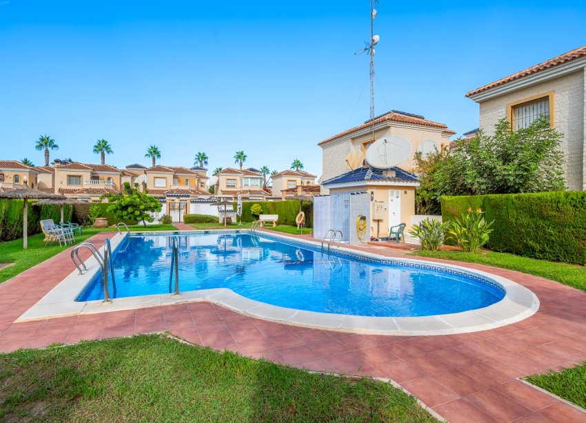 Resale - Villa / House - Guardamar del Segura