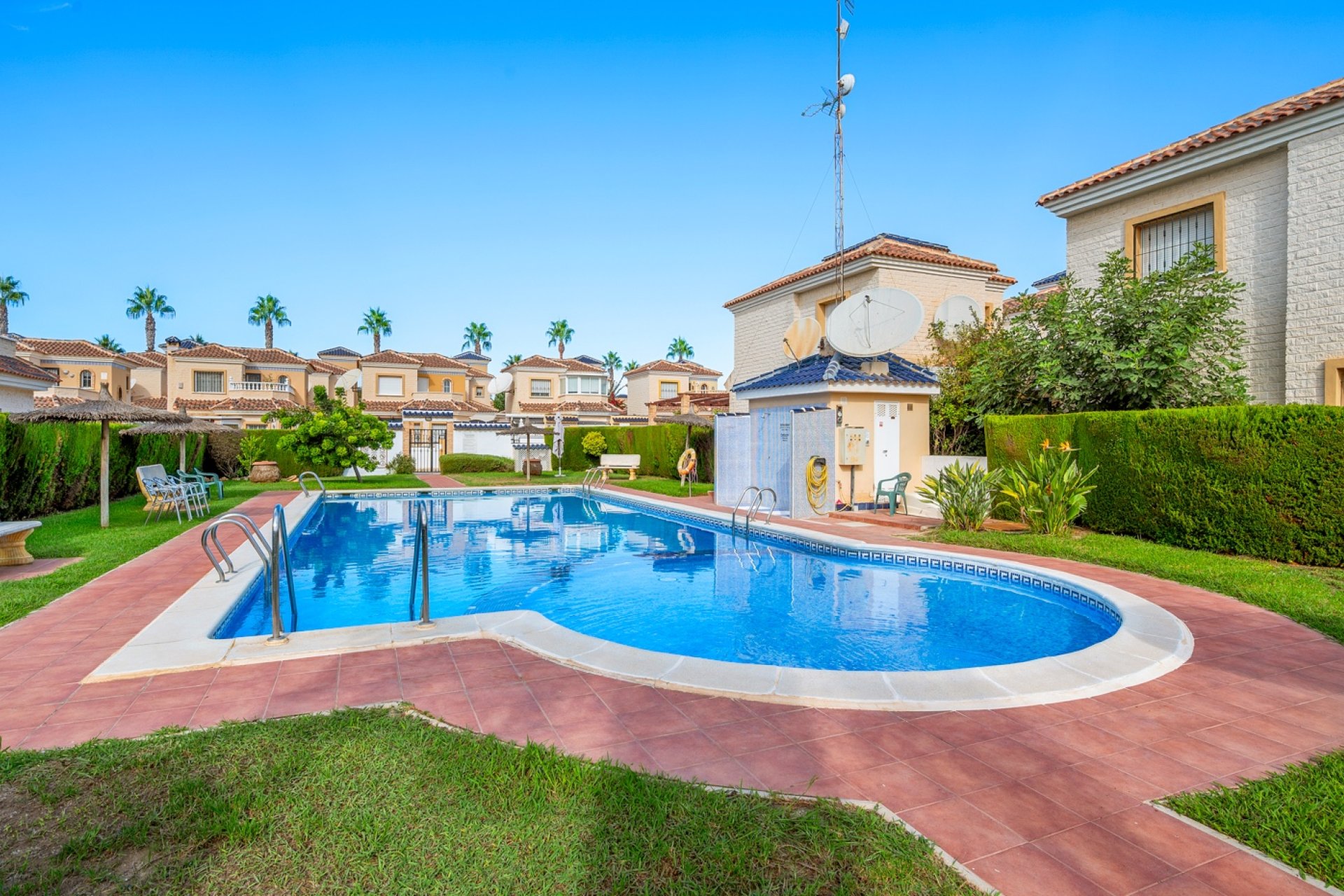 Resale - Villa / House - Guardamar del Segura