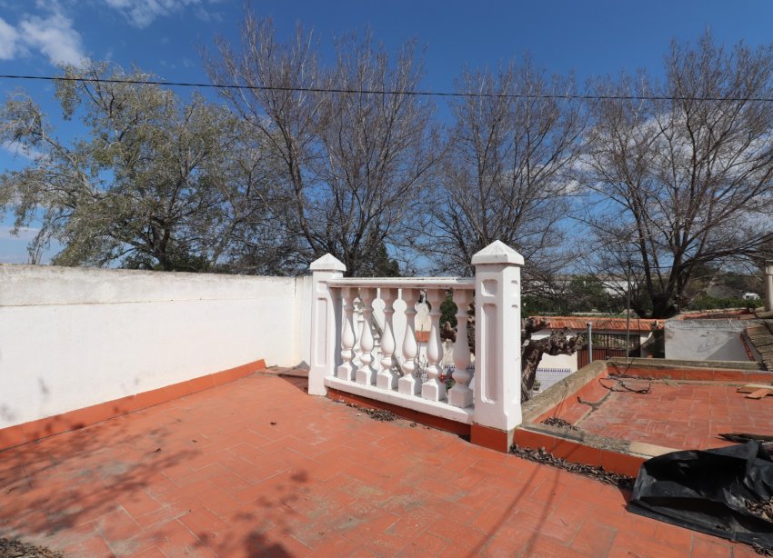Resale - Villa / House - Heredades