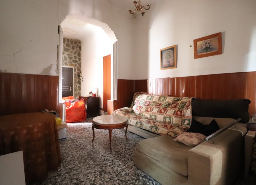 Resale - Villa / House - Heredades