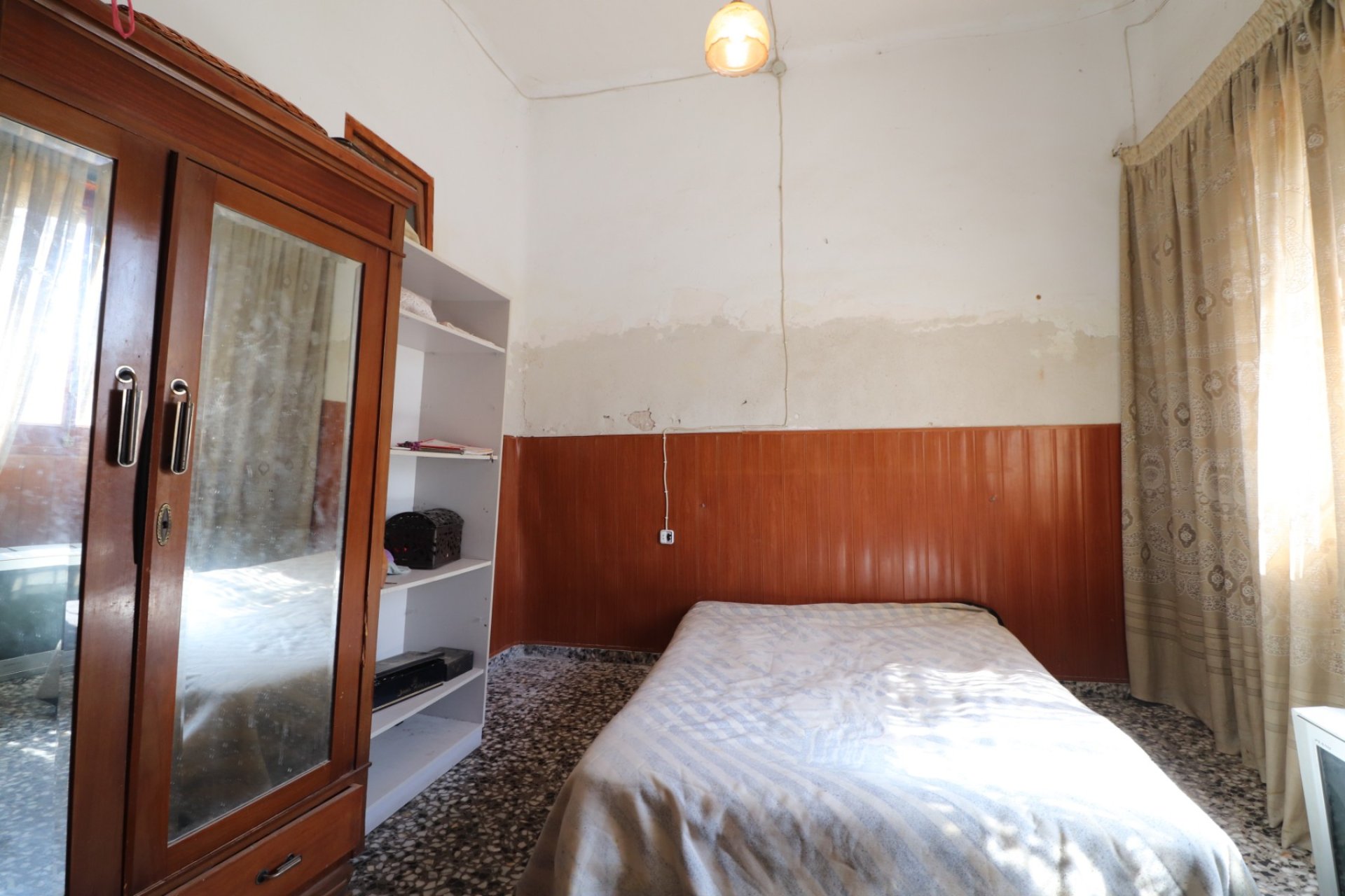 Resale - Villa / House - Heredades