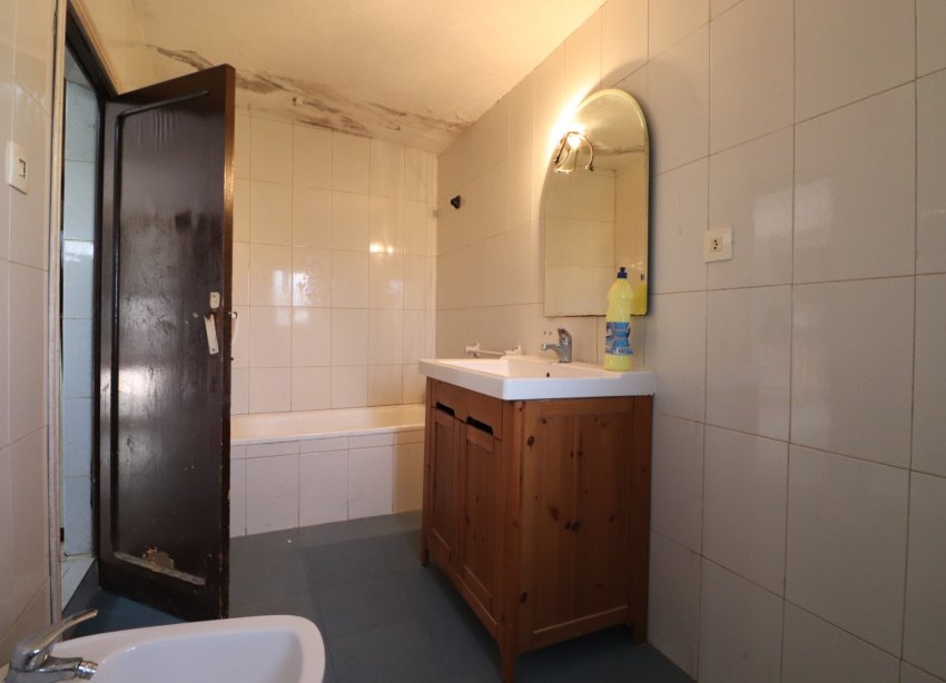 Resale - Villa / House - Heredades