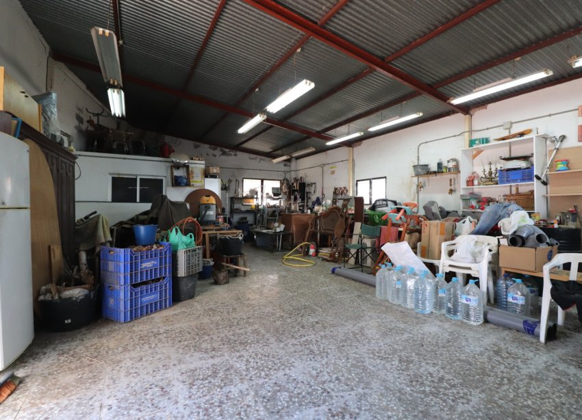 Resale - Villa / House - Heredades