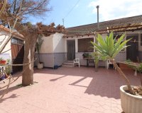 Resale - Villa / House - Heredades
