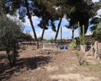 Resale - Villa / House - Heredades