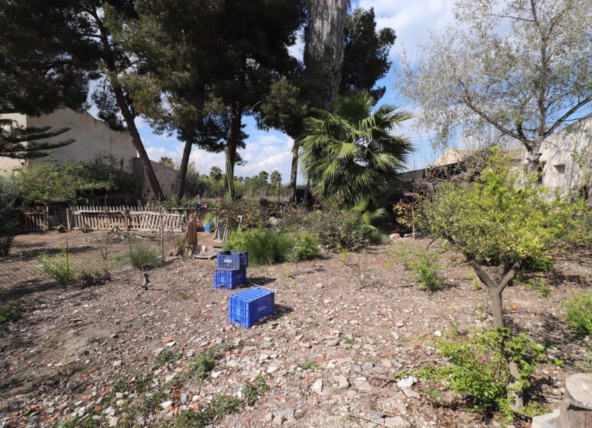 Resale - Villa / House - Heredades
