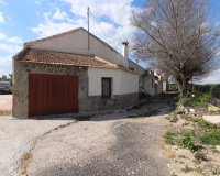 Resale - Villa / House - Heredades