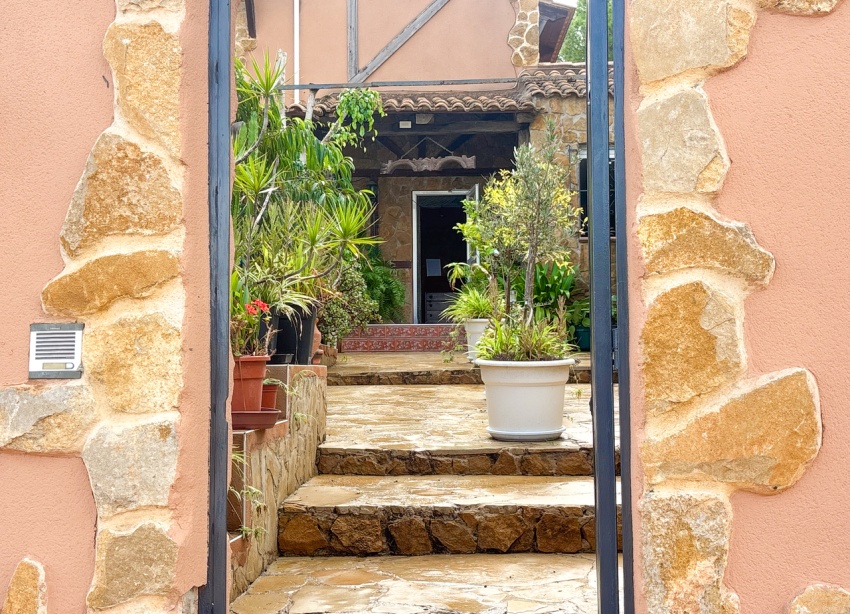 Resale - Villa / House - Jacarilla