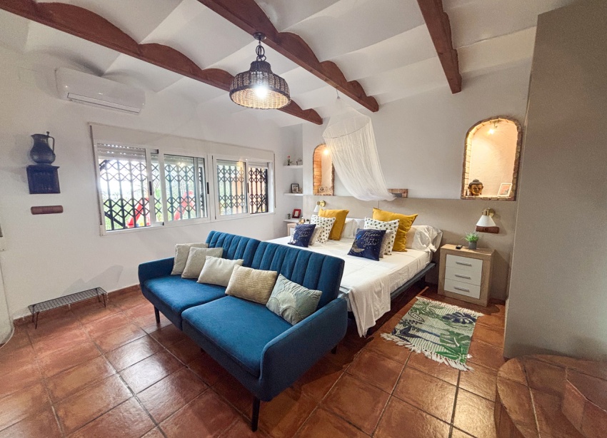 Resale - Villa / House - Jacarilla