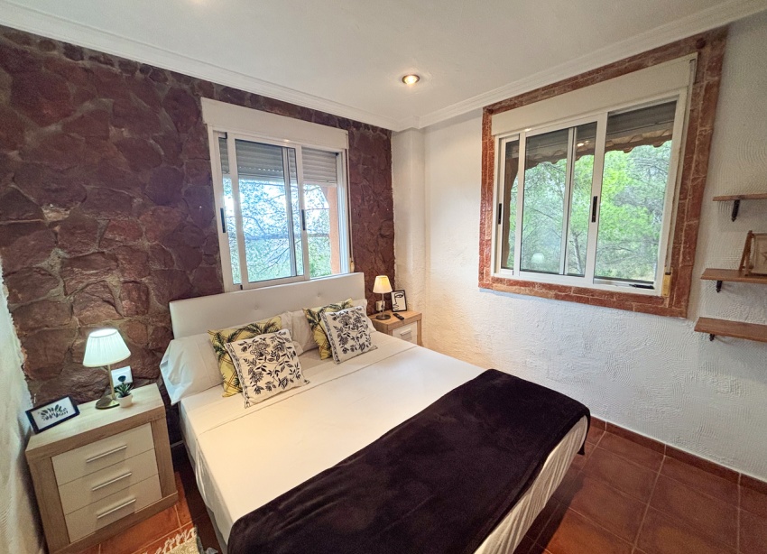 Resale - Villa / House - Jacarilla