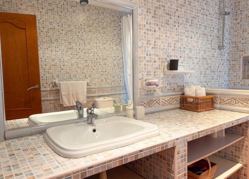 Resale - Villa / House - Jacarilla