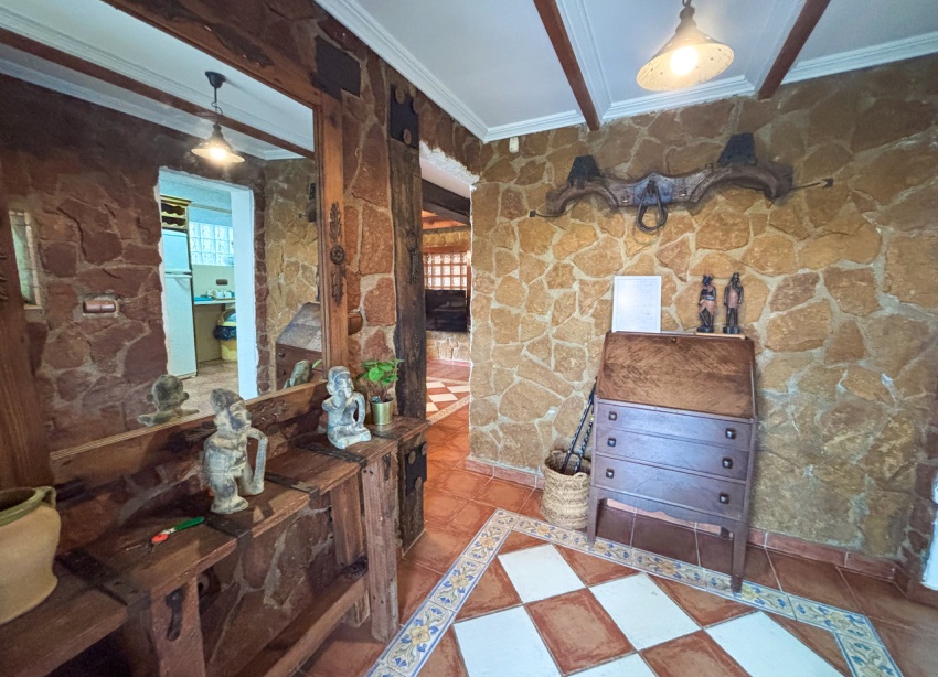 Resale - Villa / House - Jacarilla