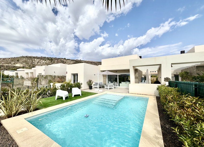Resale - Villa / House - La Finca Golf - La Finca Golf Resort