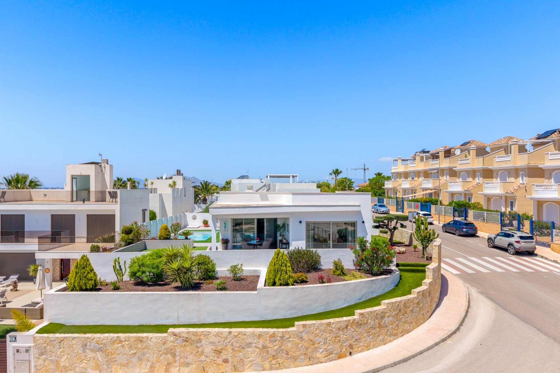Resale - Villa / House - La Marina