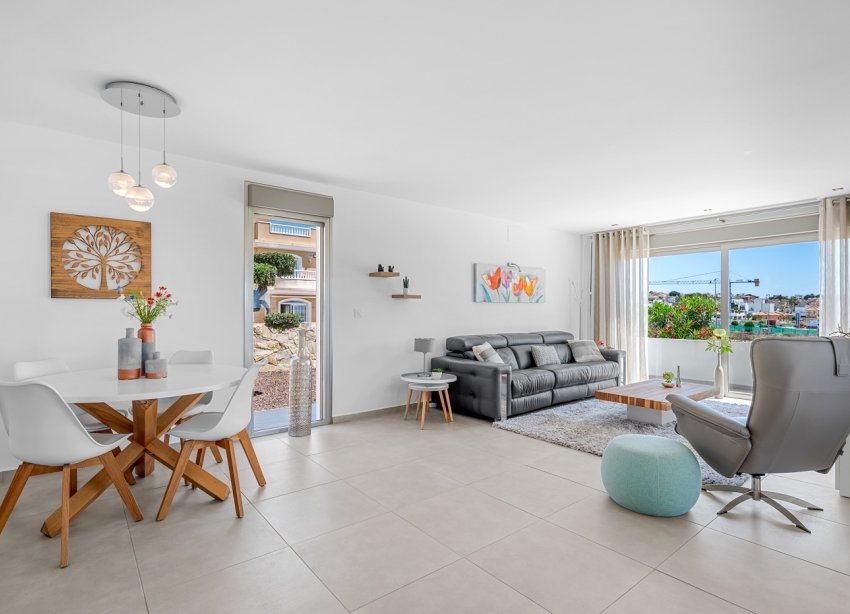 Resale - Villa / House - La Marina