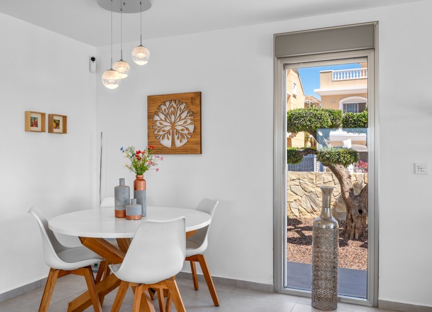 Resale - Villa / House - La Marina