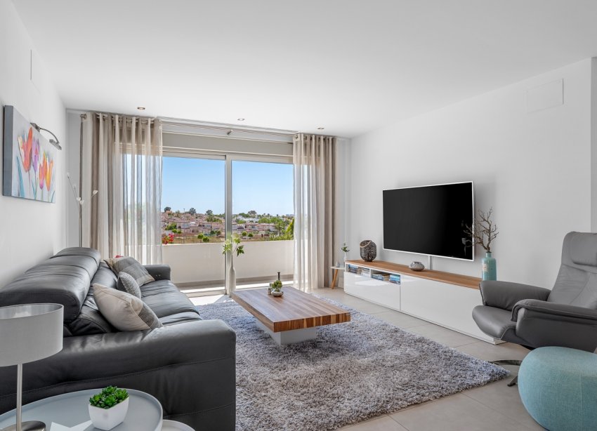 Resale - Villa / House - La Marina