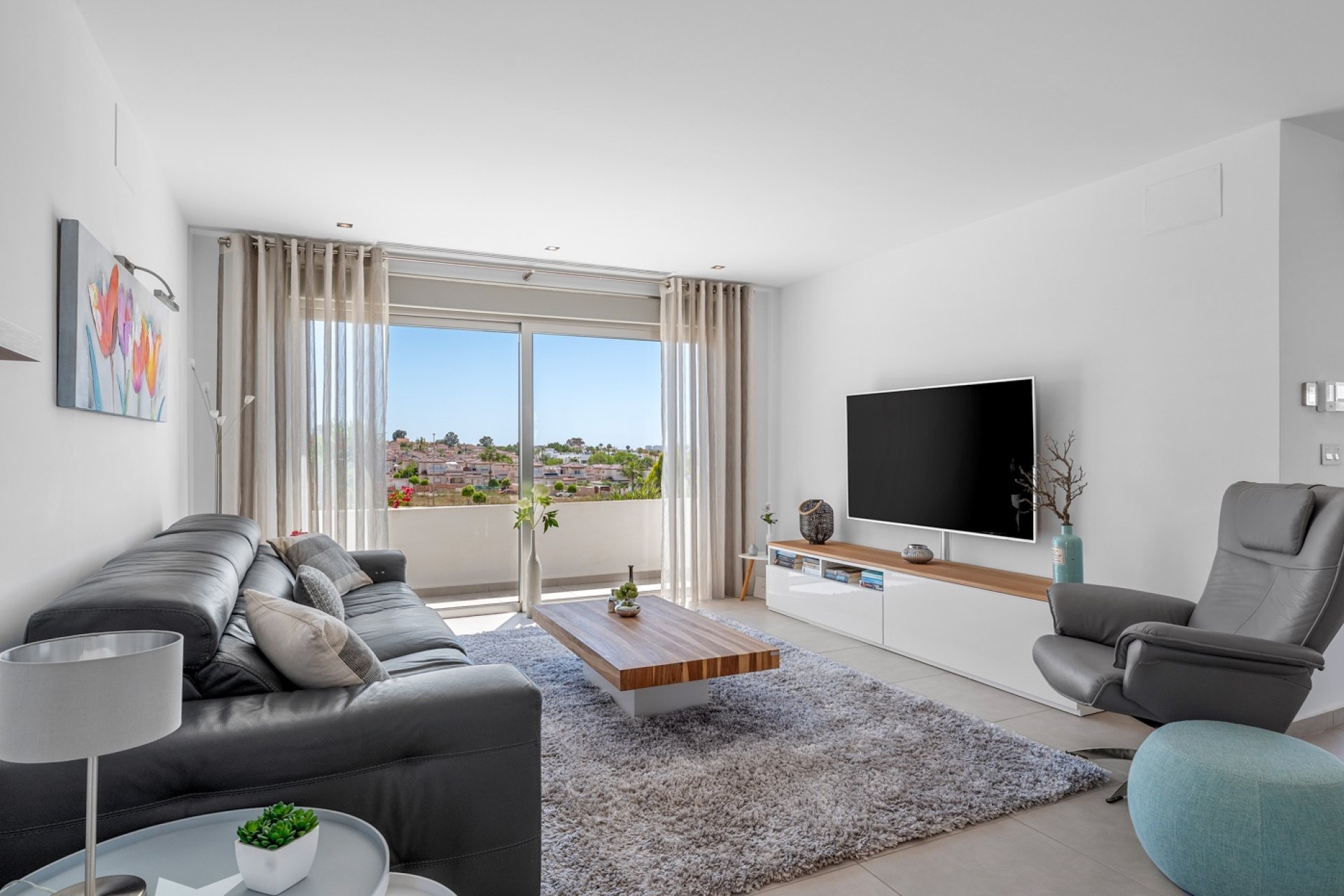 Resale - Villa / House - La Marina