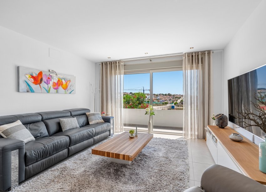 Resale - Villa / House - La Marina