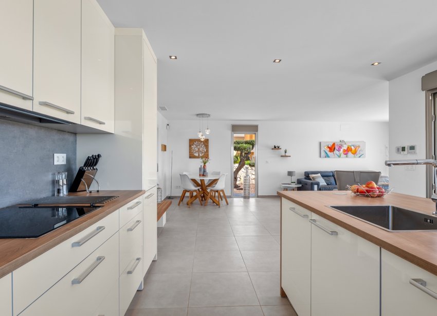 Resale - Villa / House - La Marina